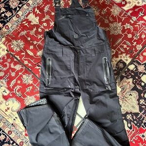 Billabong Black Women’s Snowboard Bib Overalls